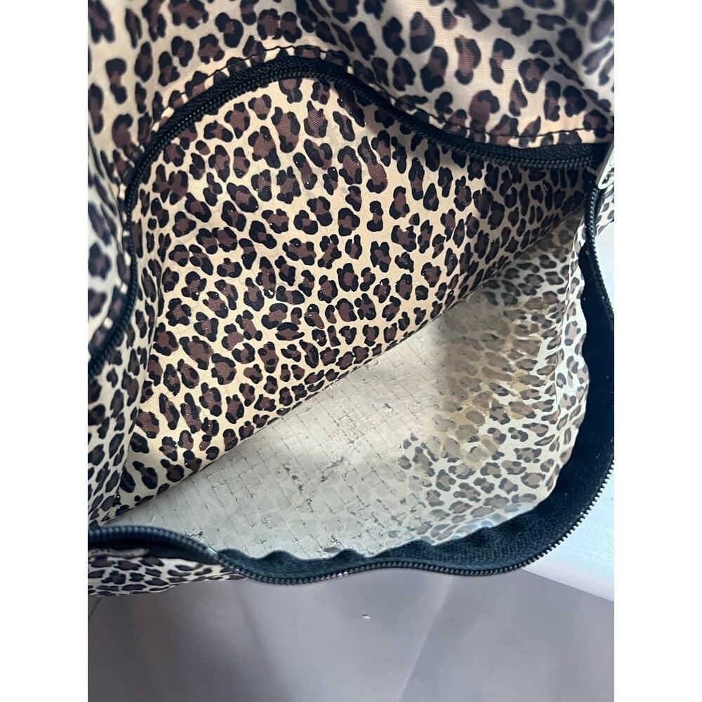 LeSportSac Classic Hobo Crossbody Pocketbook in Leopard Print with Black Trim - Picture 10 of 12